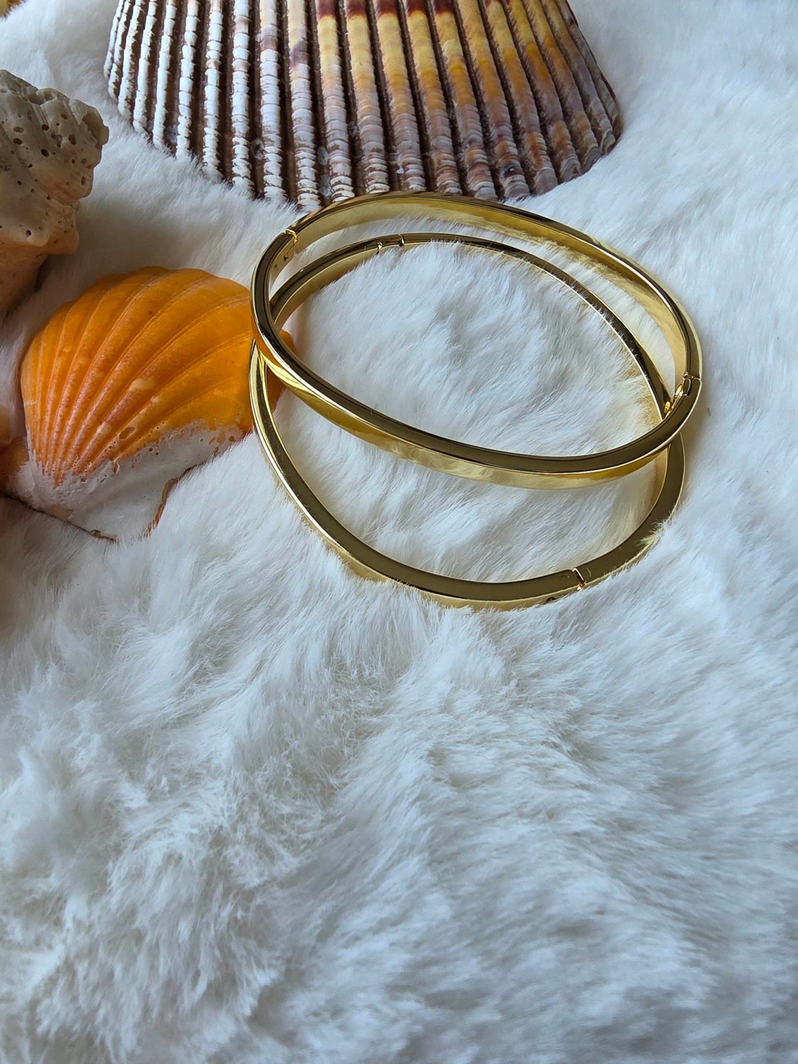 Oval